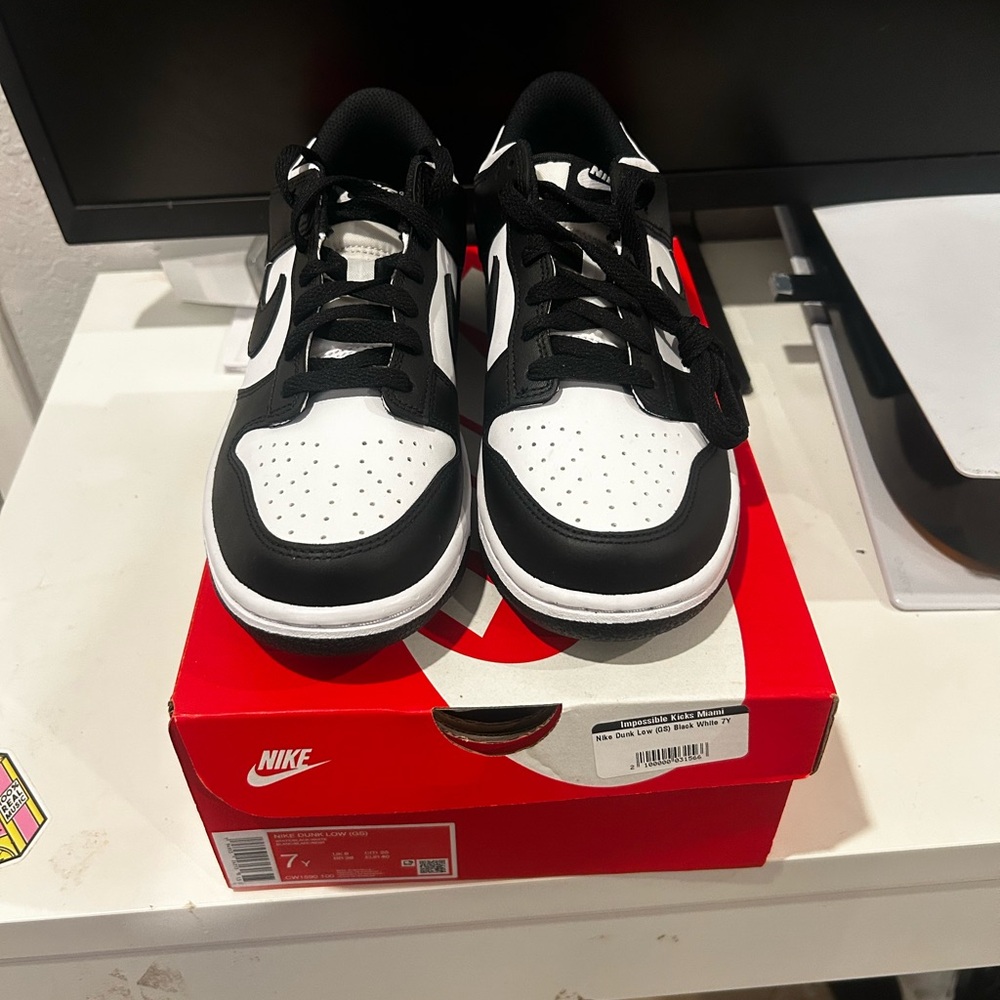 Nike Classic Black and White Low-Tops